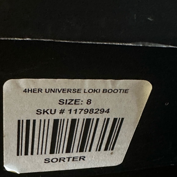 Marvel Her Universe “Loki” heel Bootie . Metallic Green & Gold Size 8 NEW - Picture 11 of 11
